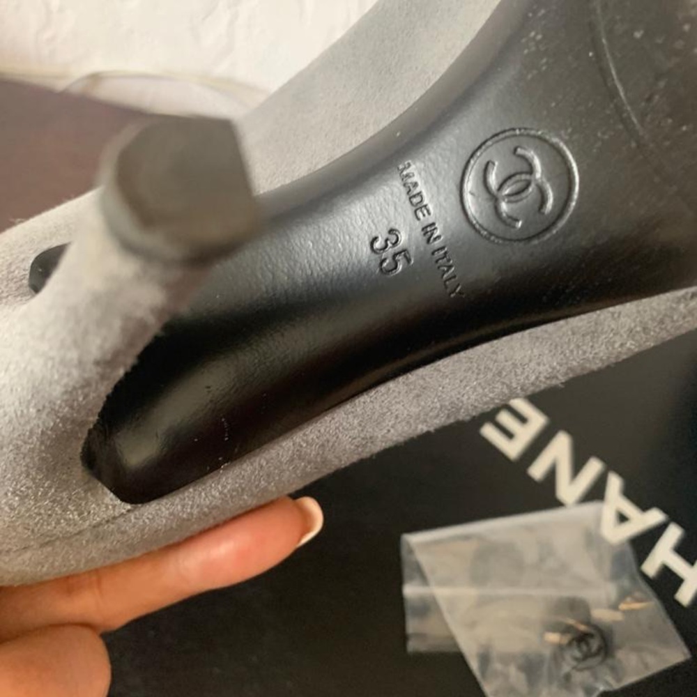π― Authentic CHANEL suede ankle boots - Picture 3 of 5
